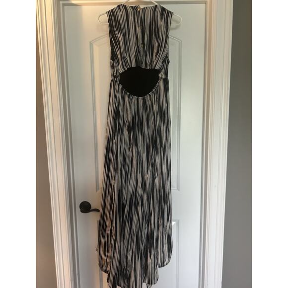 Women’s Maternity A Pea in a Pod Long flown dress Open Back button detail SZ M - Picture 4 of 5